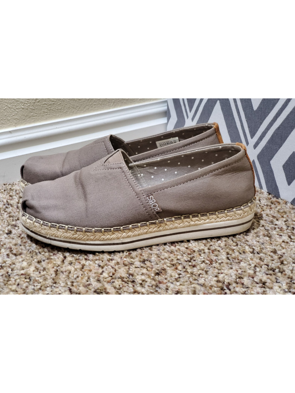 Bobs From Skechers Size 6.5 Memory Foam Espadrille Shoes Taupe textile cushioned